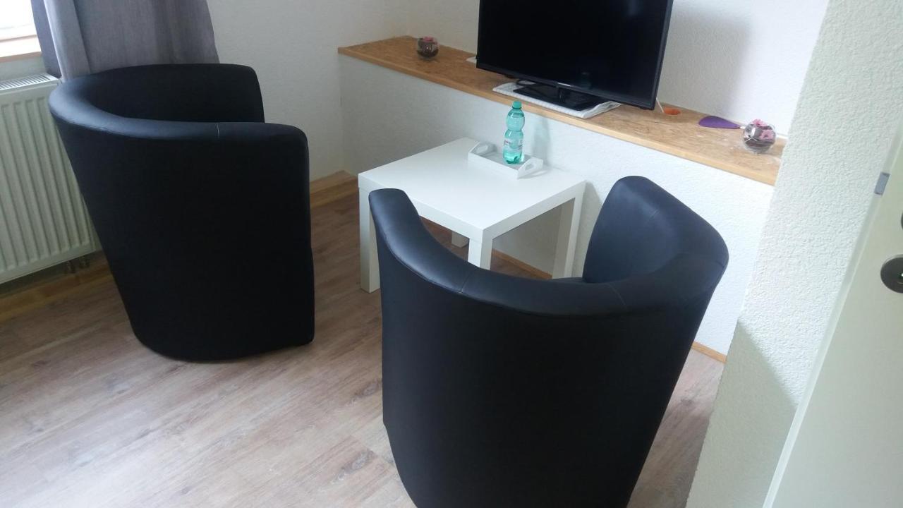 Bed And Breakfast Zeulenroda Bagian luar foto