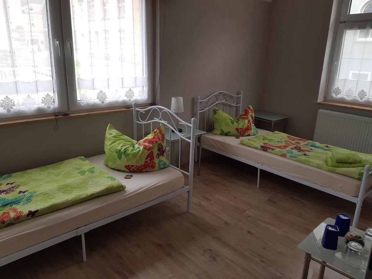 Bed And Breakfast Zeulenroda Bagian luar foto