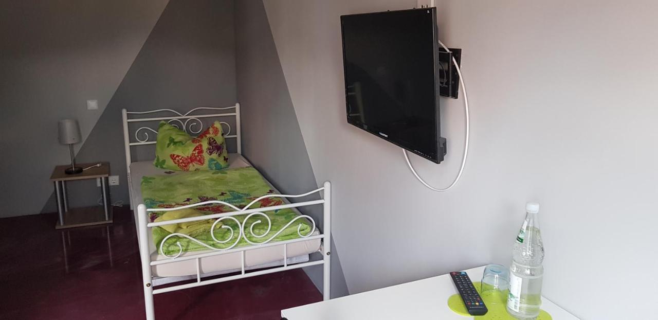 Bed And Breakfast Zeulenroda Bagian luar foto