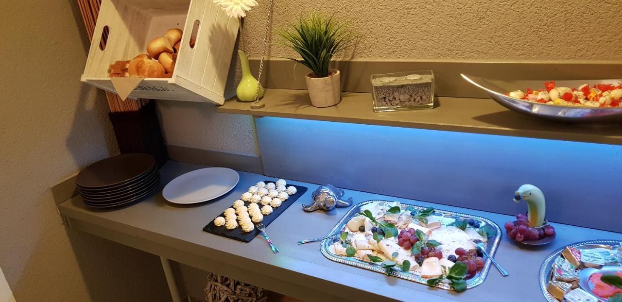Bed And Breakfast Zeulenroda Bagian luar foto