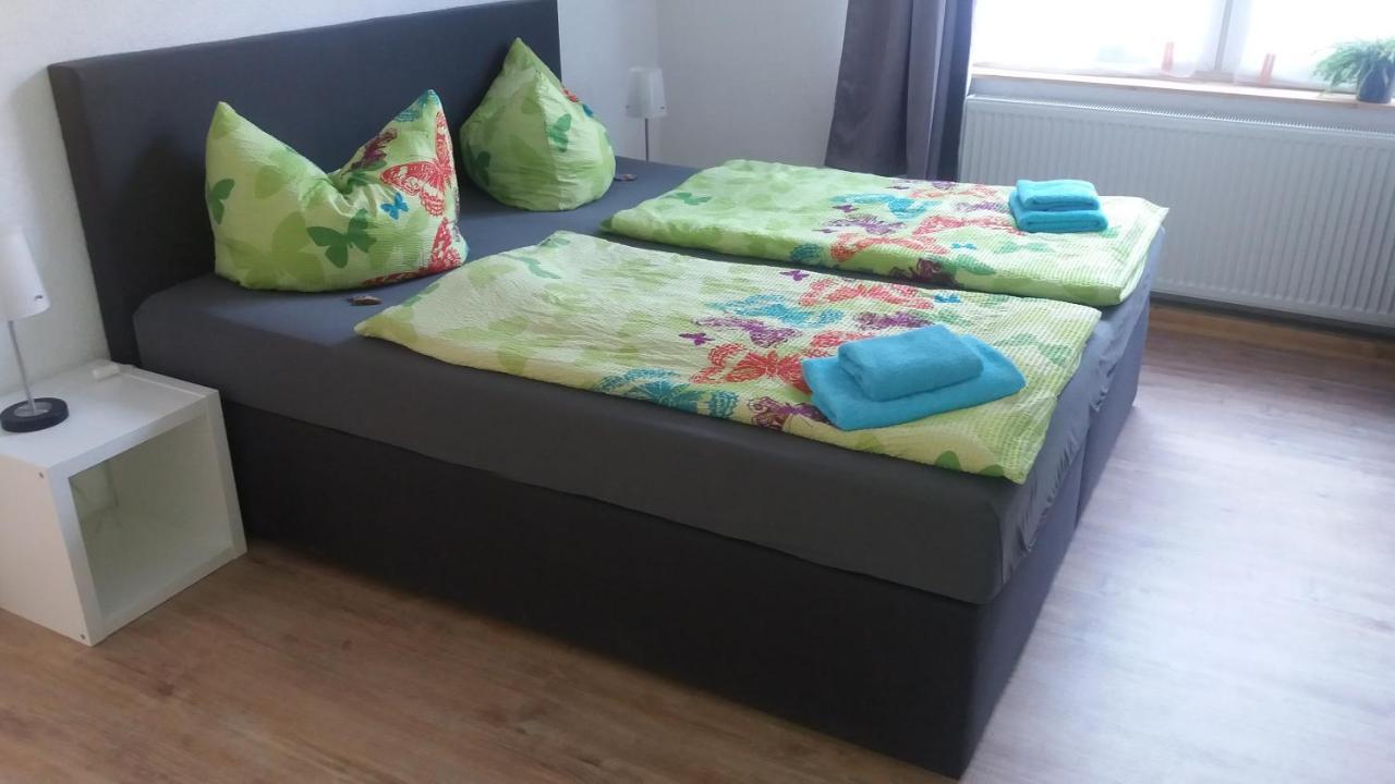 Bed And Breakfast Zeulenroda Bagian luar foto