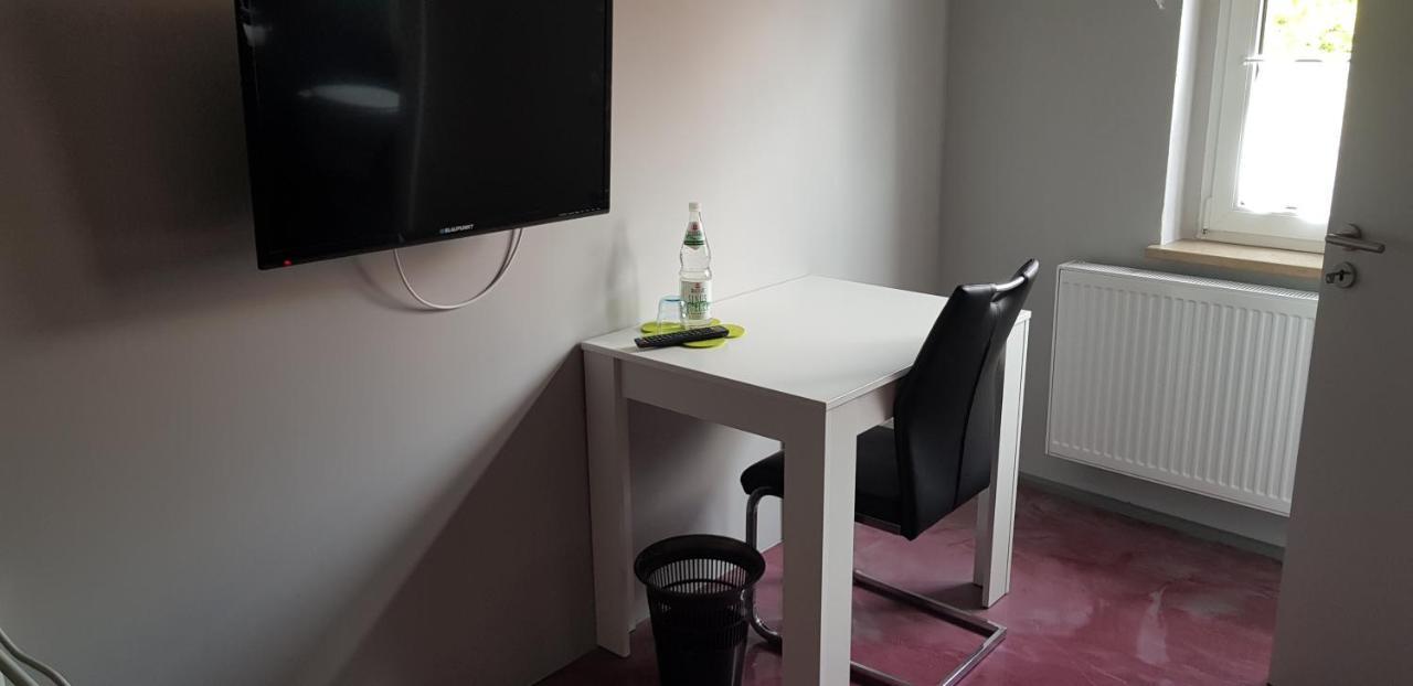 Bed And Breakfast Zeulenroda Bagian luar foto