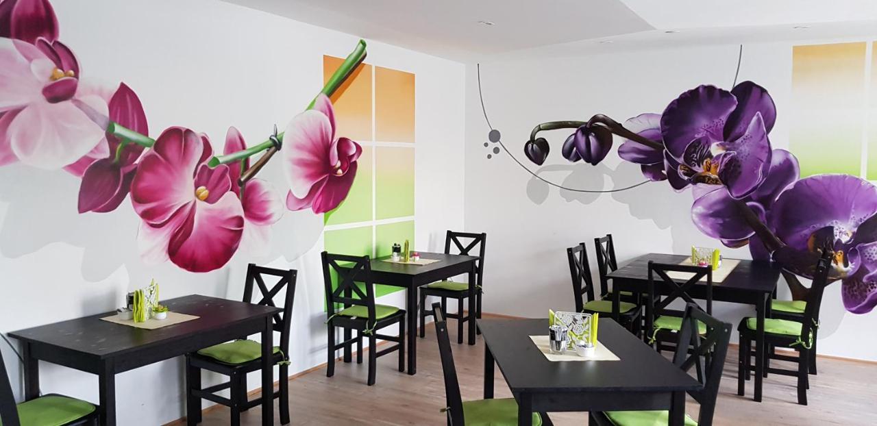 Bed And Breakfast Zeulenroda Bagian luar foto